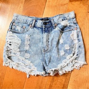 Brand new Forever 21 distressed denim shorts